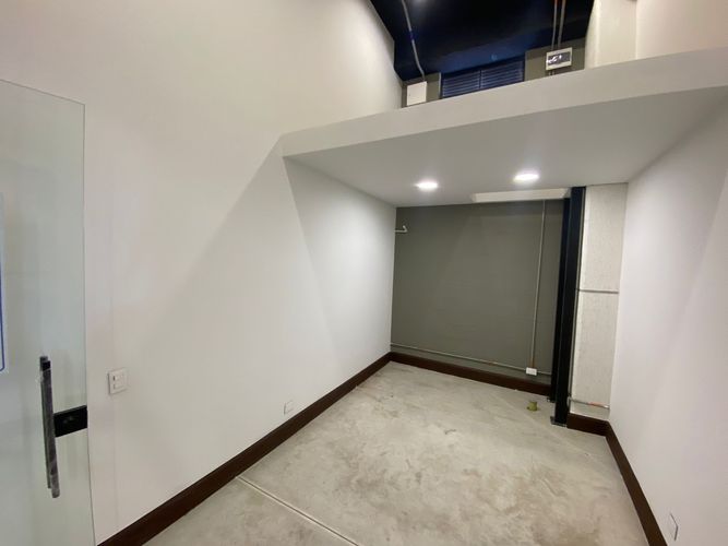 Local en arriendo en Villa De Los Caballeros Sector B, Girón, 23 m² · foto 9 de 11