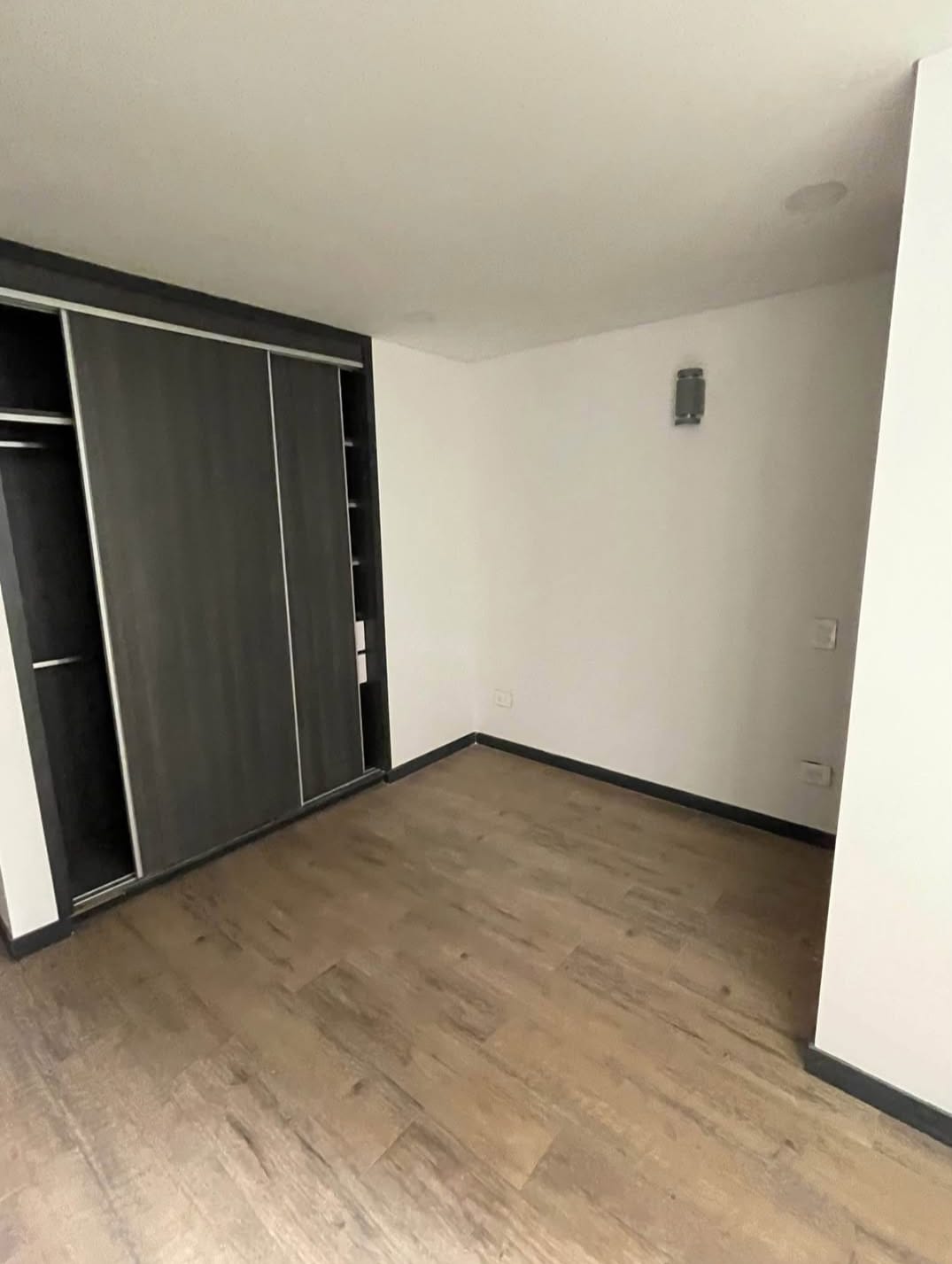 Apartamento en venta en Pinares, Pereira · foto 5 de 9