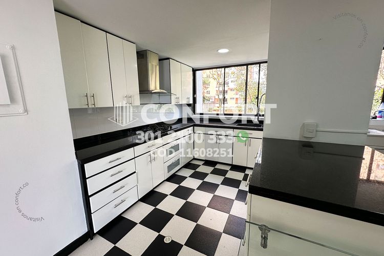 Apartamento de 3 alcobas en arriendo en Los Balsos, Medellín, 200 m² · foto 9 de 24