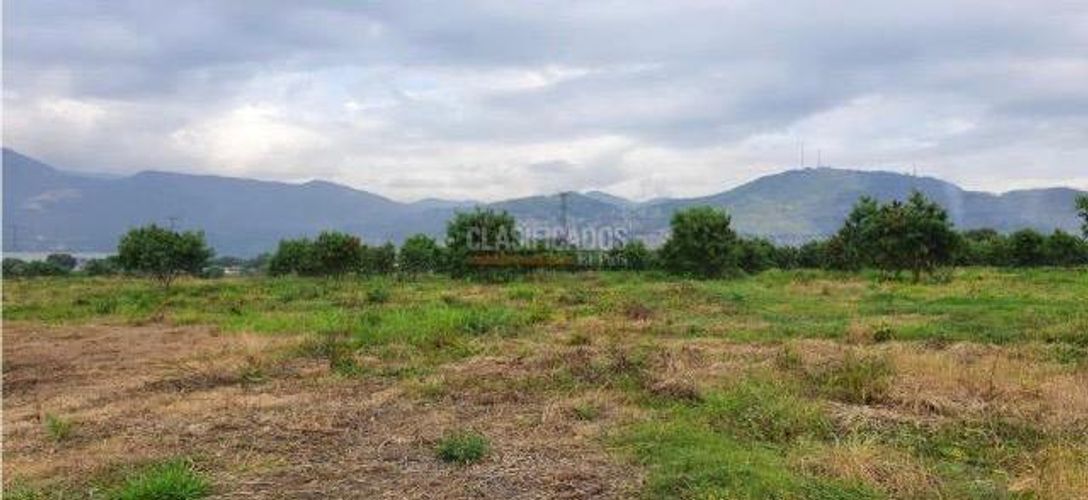 Lote en venta en Zona Industrial, Yumbo, 100000 m² · foto 2 de 3