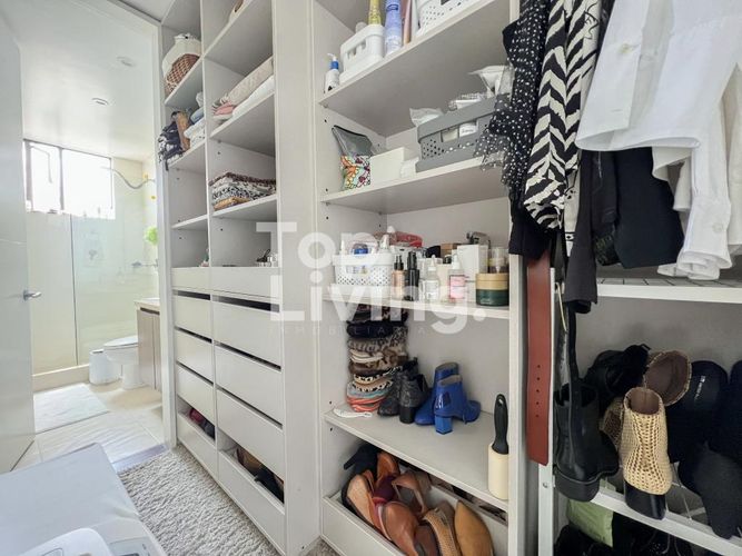 Apartamento de 1 alcoba en venta en Los Rosales, Bogotá, 130 m² · foto 11 de 13