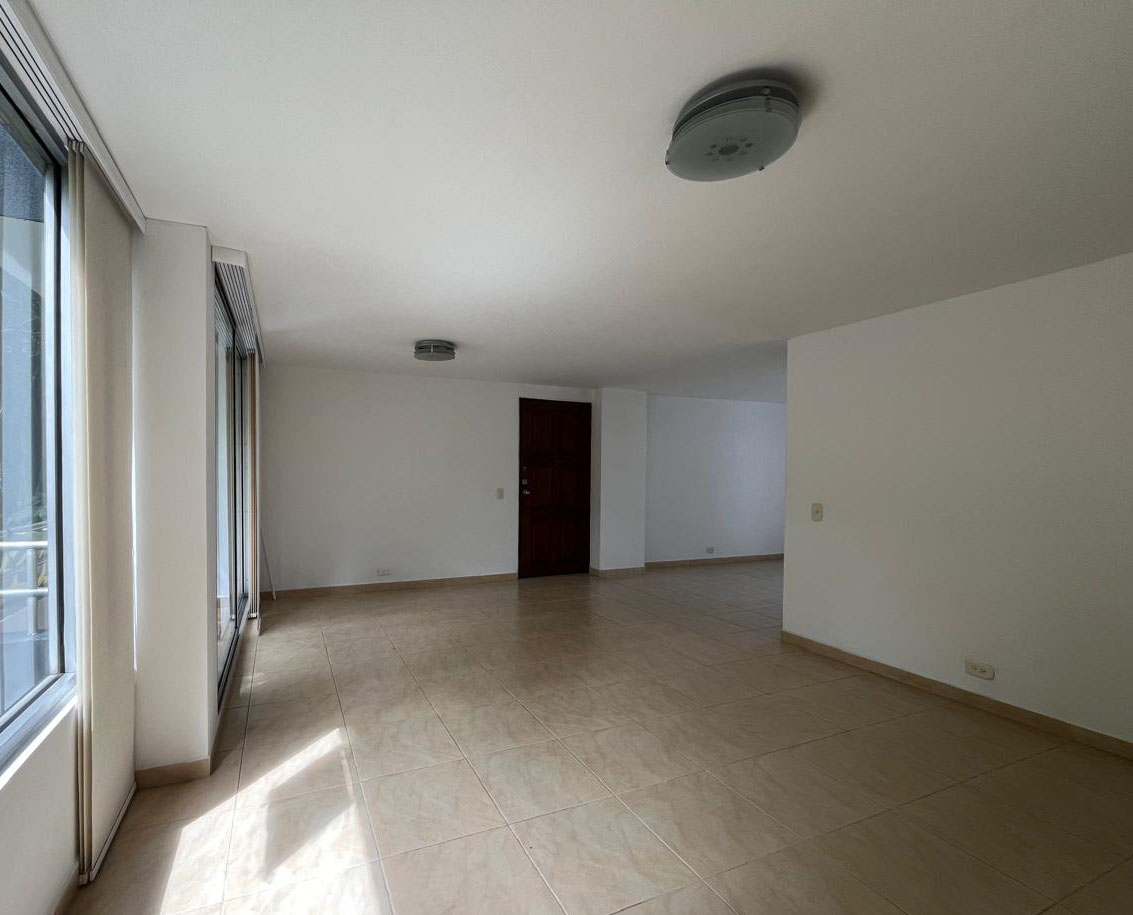 Apartamento en venta en El Poblado, Medellín · foto 2 de 14