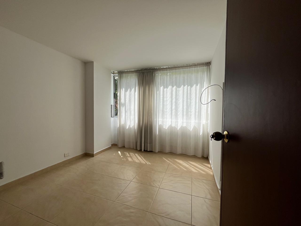Apartamento en venta en El Poblado, Medellín · foto 7 de 14