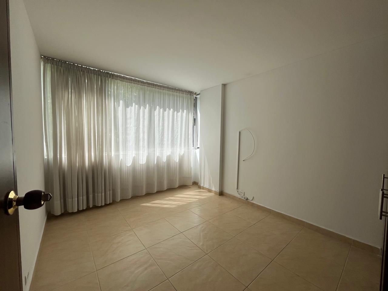 Apartamento en venta en El Poblado, Medellín · foto 11 de 14