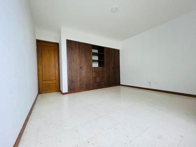 Apartamento de 4 alcobas en venta en Normandia, Cali, 190 m² · foto 5 de 24