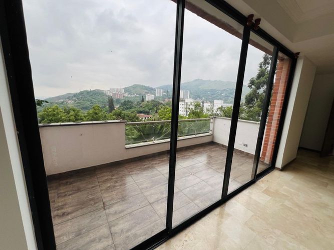Apartamento de 4 alcobas en venta en Normandia, Cali, 190 m² · foto 15 de 24