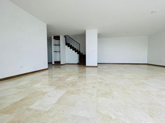 Apartamento de 4 alcobas en venta en Normandia, Cali, 190 m² · foto 18 de 24