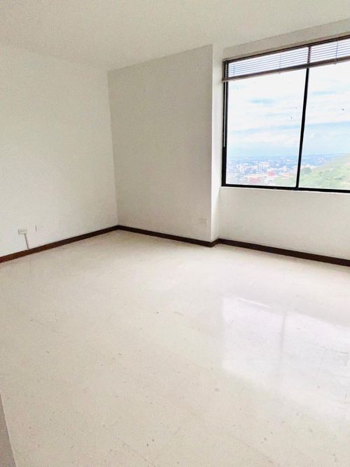Apartamento de 4 alcobas en venta en Normandia, Cali, 190 m² · foto 19 de 24