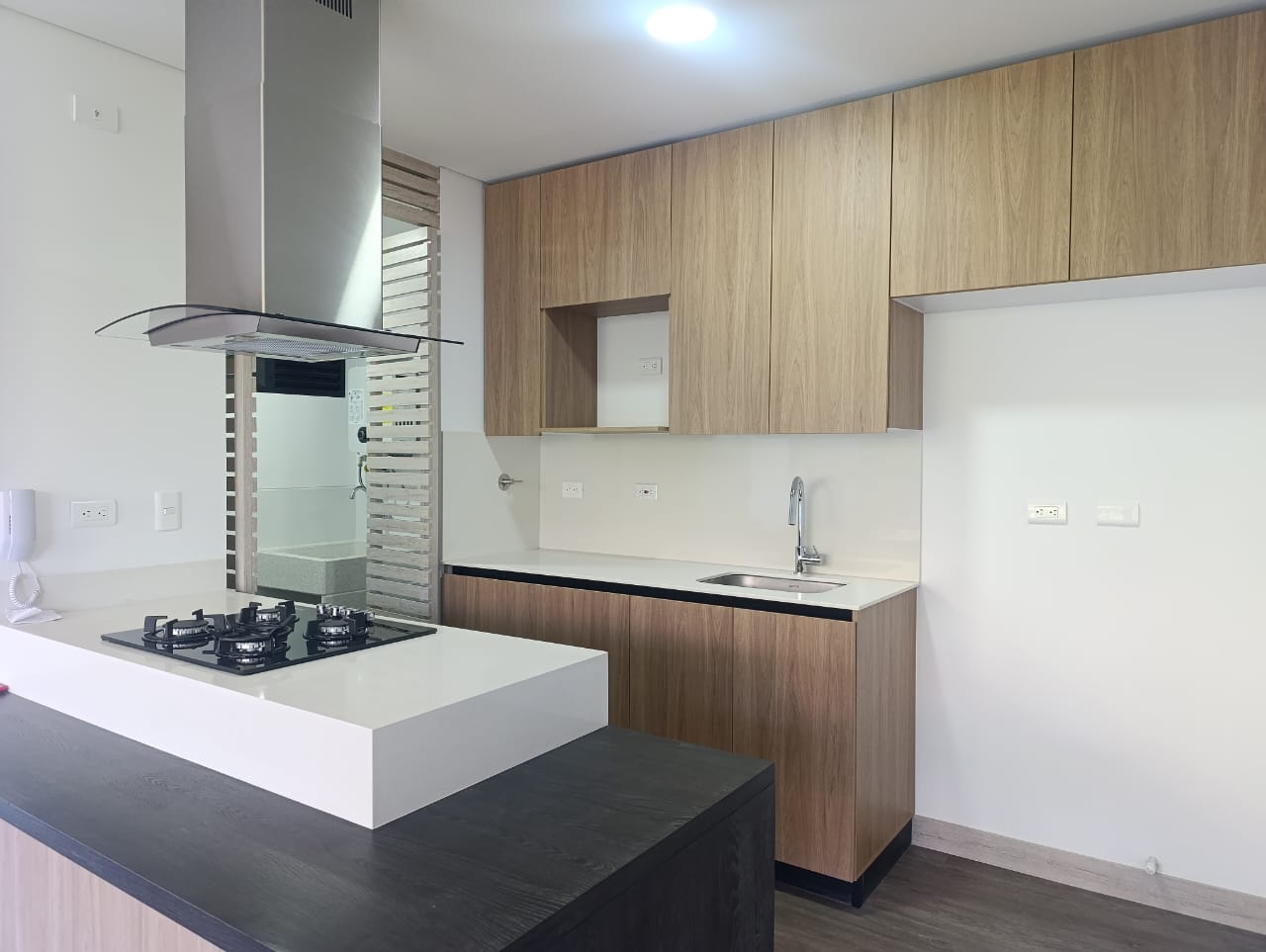 Apartamento en arriendo en El Poblado, Medellín · foto 7 de 18