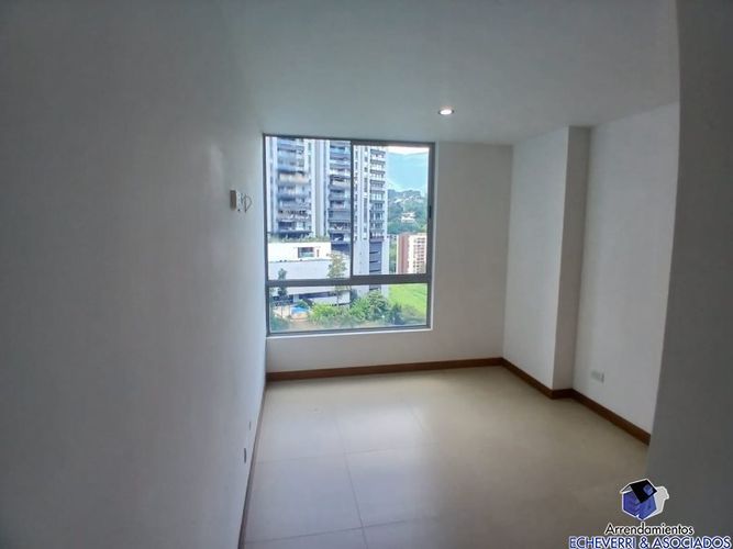 Apartamento de 3 alcobas en venta en Loma De Las Brujas, Envigado, 107 m² · foto 9 de 10