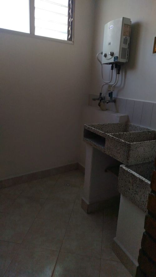 Apartamento de 2 alcobas en arriendo en Granada, Medellín, 80 m² · foto 5 de 10