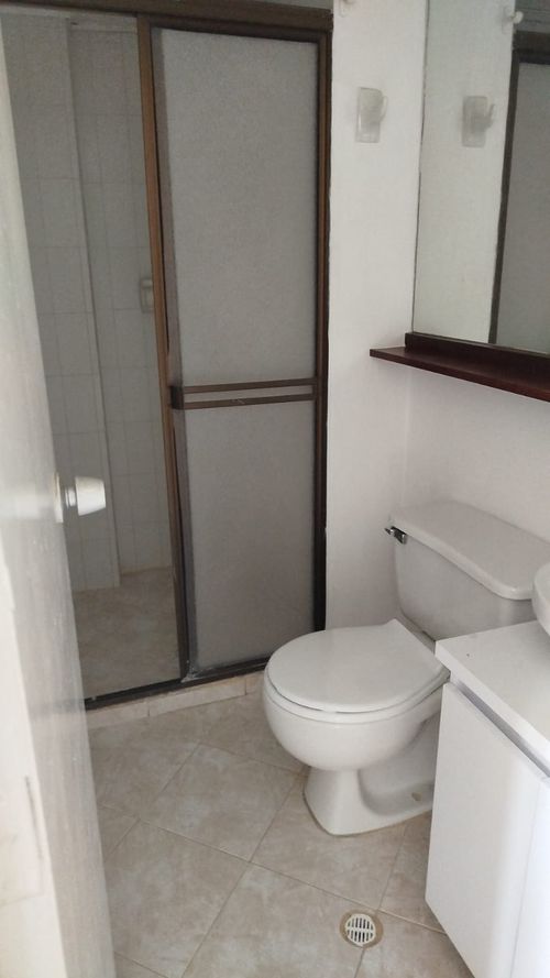 Apartamento de 2 alcobas en arriendo en Granada, Medellín, 80 m² · foto 6 de 10