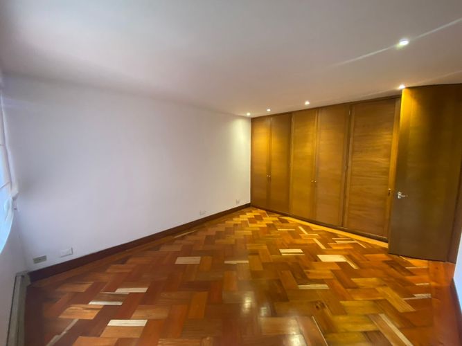 Apartamento de 5 alcobas en arriendo en Bella Vista, Bogotá, 450 m² · foto 9 de 24