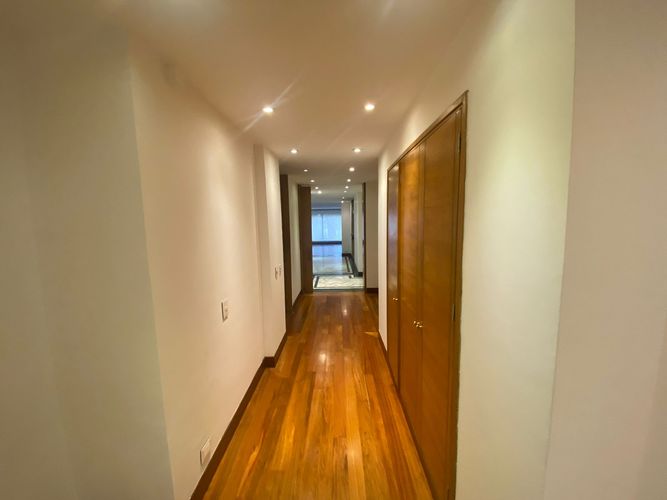 Apartamento de 5 alcobas en arriendo en Bella Vista, Bogotá, 450 m² · foto 17 de 24