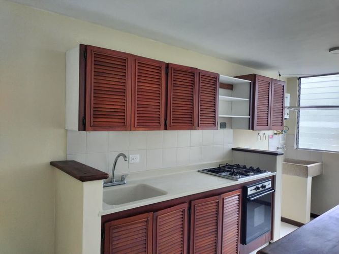 Apartamento de 2 alcobas en arriendo en El Poblado, Medellín, 58 m² · foto 4 de 13