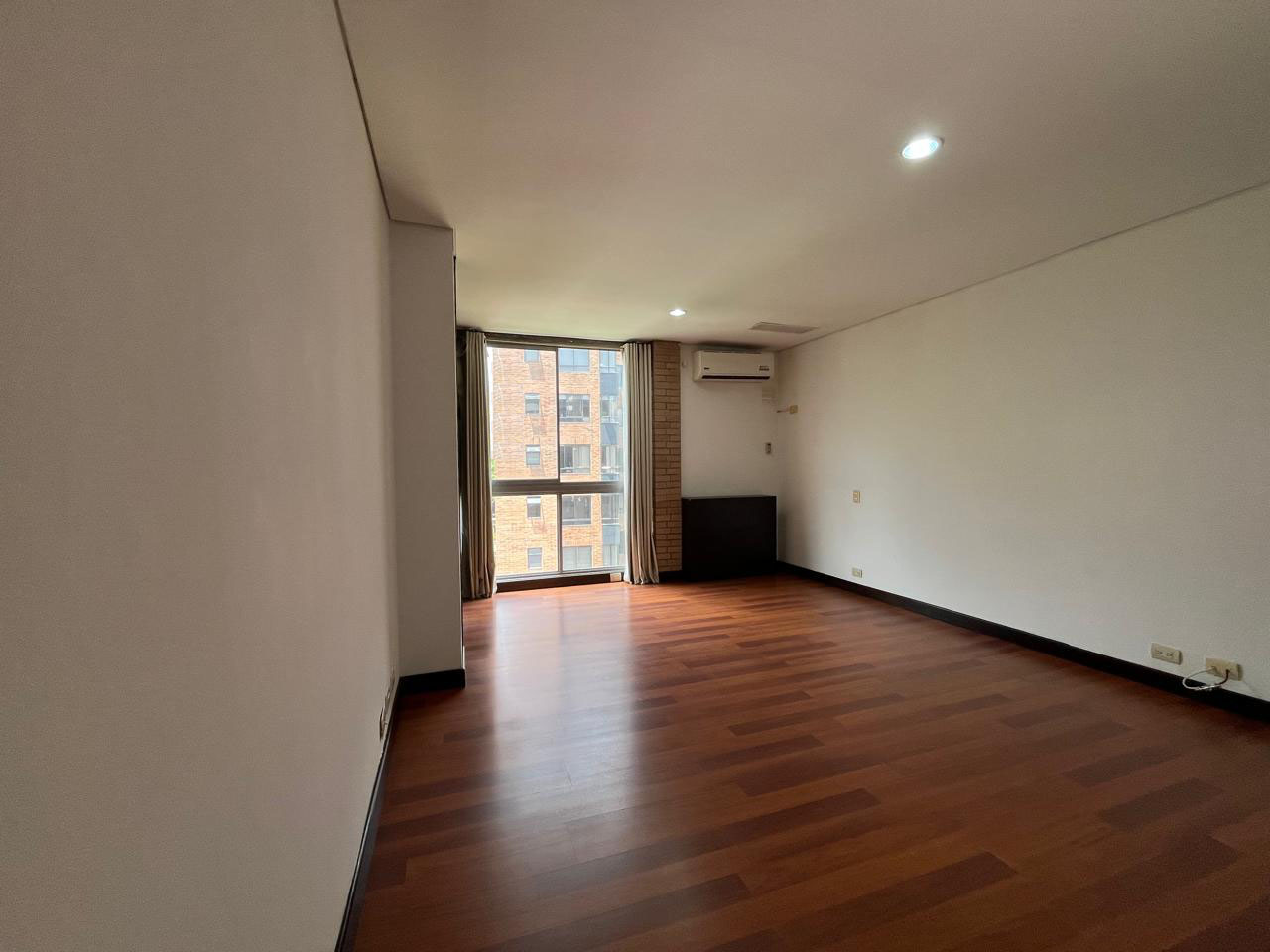 Apartamento en arriendo en El Poblado, Medellín · foto 2 de 10