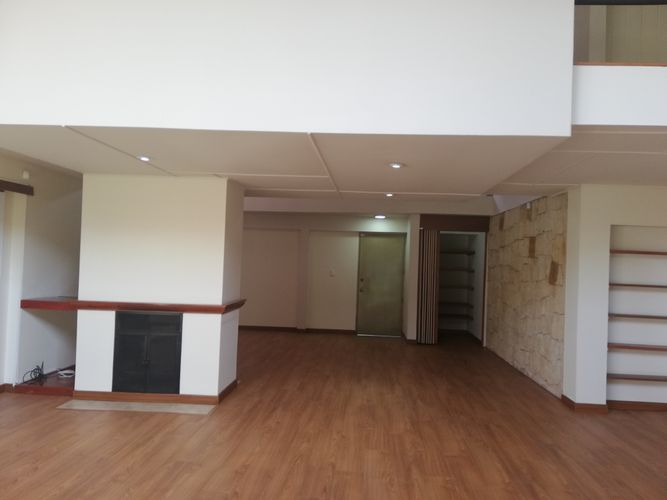 Casa de 5 alcobas en venta en Santa Ana Oriental, Bogotá, 427 m² · foto 14 de 24