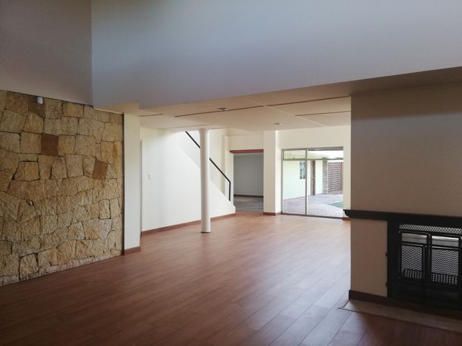 Casa de 5 alcobas en venta en Santa Ana Oriental, Bogotá, 427 m² · foto 15 de 24