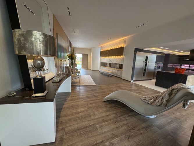 Casa de 6 alcobas en venta en Lagos De Torca, Bogotá, 900 m² · foto 2 de 24