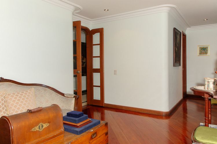 Apartamento de 3 alcobas en venta en Chicó Navarra, Bogotá, 230 m² · foto 9 de 24