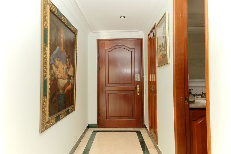 Apartamento de 3 alcobas en venta en Chicó Navarra, Bogotá, 230 m² · foto 2 de 24