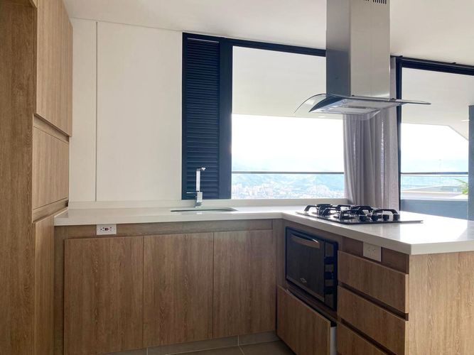Apartamento de 3 alcobas en arriendo en El Poblado, Medellín, 111 m² · foto 6 de 18