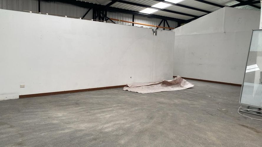 Bodega en arriendo en San Diego, Medellín, 110 m² · foto 2 de 6