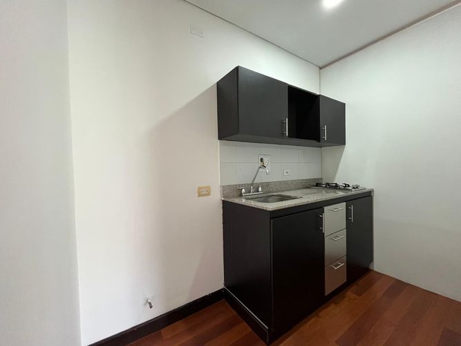 Oficina en arriendo en El Poblado, Medellín, 53 m² · foto 6 de 9