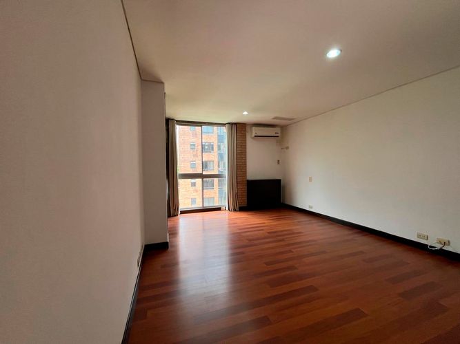 Oficina en arriendo en El Poblado, Medellín, 53 m² · foto 2 de 9