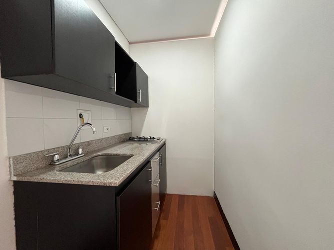 Oficina en arriendo en El Poblado, Medellín, 53 m² · foto 4 de 9