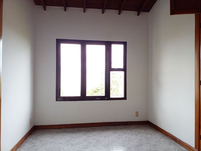 Casa de 4 alcobas en venta en Loma Del Chocho, Envigado, 350 m² · foto 3 de 20