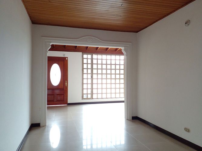 Casa de 4 alcobas en venta en Loma Del Chocho, Envigado, 350 m² · foto 4 de 20