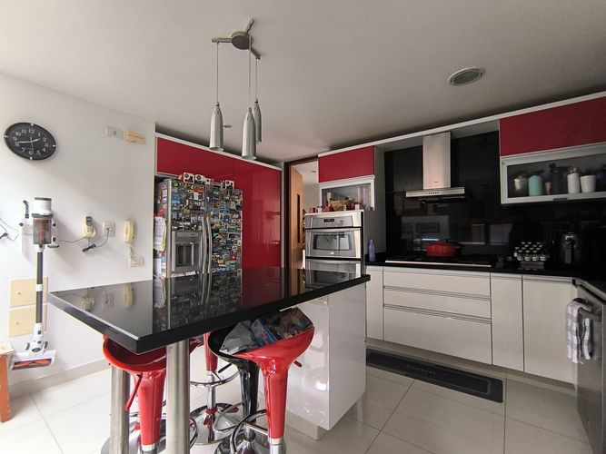 Casa de 4 alcobas en venta en Bosque De Pinos, Bogotá, 284 m² · foto 5 de 24