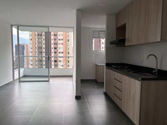Apartamento de 3 alcobas en venta en La Doctora, Sabaneta, 70 m² · foto 2 de 14