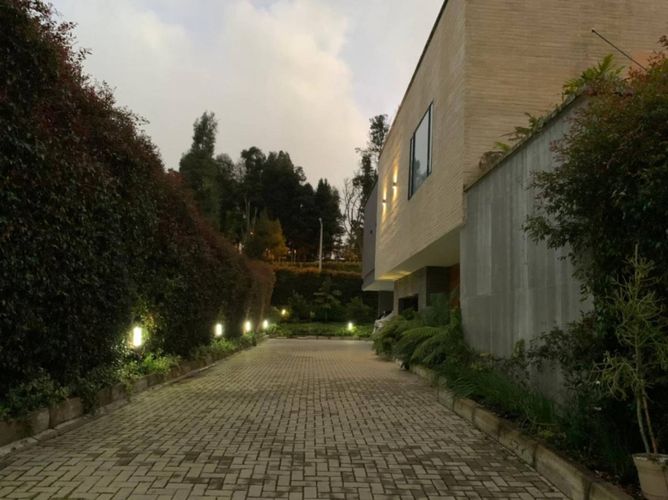 Casa de 4 alcobas en venta en Las Palmas, Envigado, 650 m² · foto 2 de 13