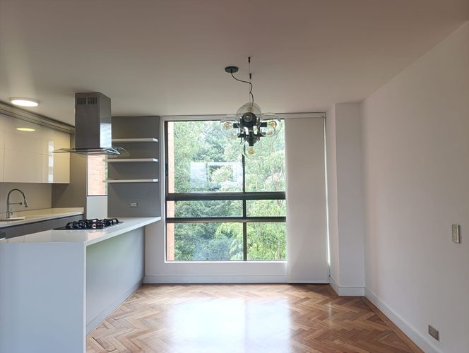 Apartamento de 2 alcobas en arriendo en El Poblado, Medellín, 140 m² · foto 6 de 18