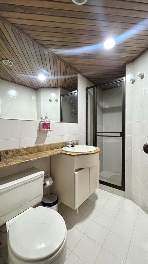 Apartamento de 3 alcobas en venta en El Poblado, Medellín, 174 m² · foto 17 de 18