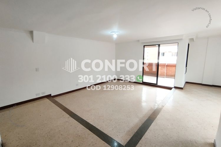 Apartamento de 3 alcobas en arriendo en Laureles, Medellín, 200 m² · foto 3 de 24