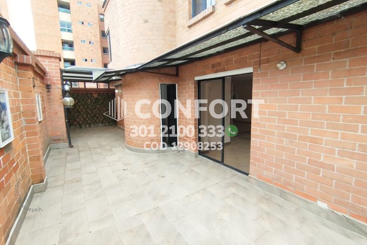 Apartamento de 3 alcobas en arriendo en Laureles, Medellín, 200 m² · foto 9 de 24