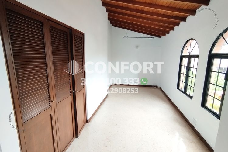 Apartamento de 3 alcobas en arriendo en Laureles, Medellín, 200 m² · foto 15 de 24
