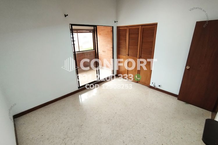 Apartamento de 3 alcobas en arriendo en Laureles, Medellín, 200 m² · foto 16 de 24