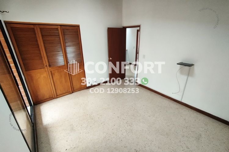 Apartamento de 3 alcobas en arriendo en Laureles, Medellín, 200 m² · foto 17 de 24