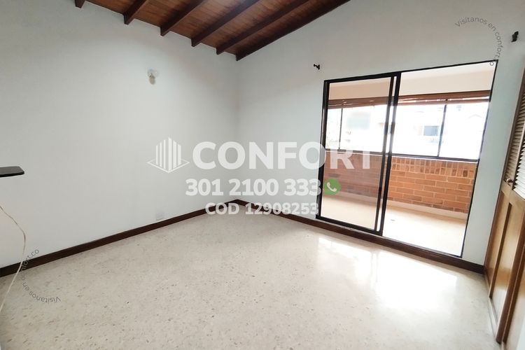 Apartamento de 3 alcobas en arriendo en Laureles, Medellín, 200 m² · foto 18 de 24