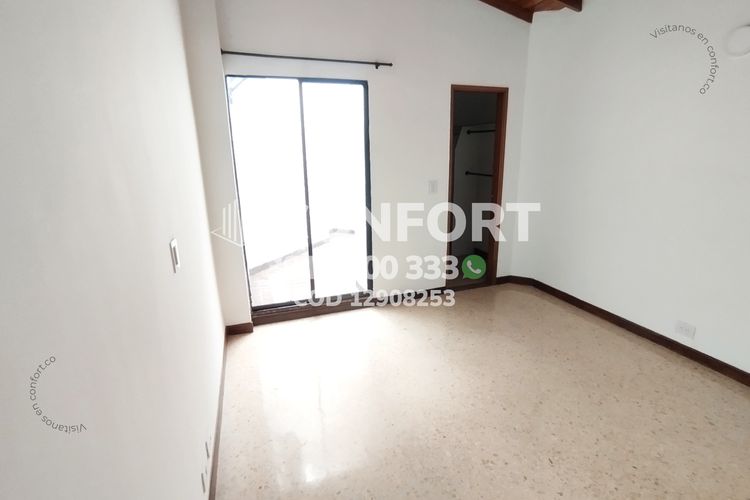 Apartamento de 3 alcobas en arriendo en Laureles, Medellín, 200 m² · foto 21 de 24