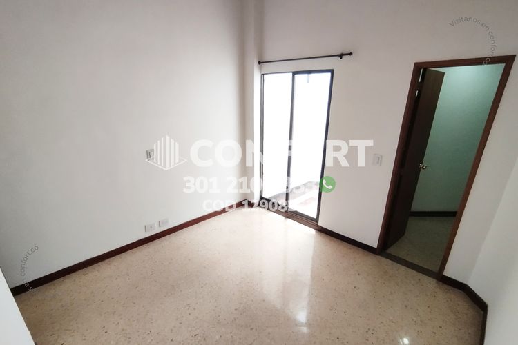 Apartamento de 3 alcobas en arriendo en Laureles, Medellín, 200 m² · foto 22 de 24