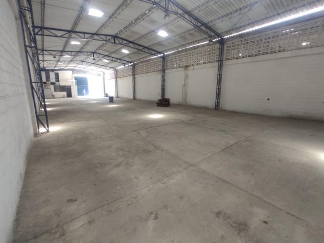 Bodega en arriendo en Pastoral Social, Barranquilla, 500 m² · foto 2 de 4