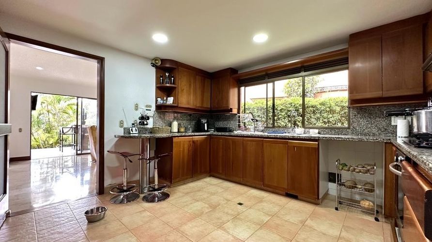 Casa de 4 alcobas en venta en El Poblado, Medellín, 372 m² · foto 8 de 23