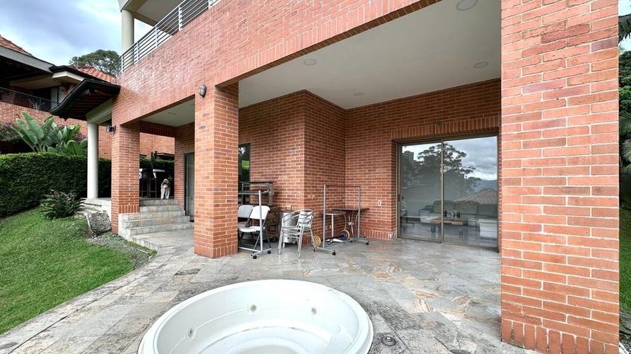 Casa de 4 alcobas en venta en El Poblado, Medellín, 372 m² · foto 20 de 23