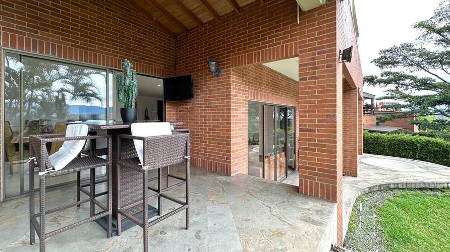 Casa de 4 alcobas en venta en El Poblado, Medellín, 372 m² · foto 21 de 23