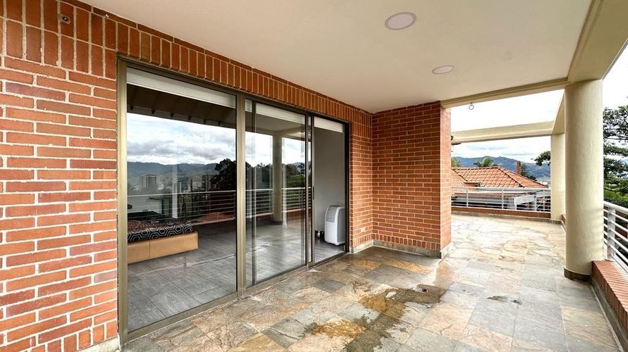 Casa de 4 alcobas en venta en El Poblado, Medellín, 372 m² · foto 22 de 23